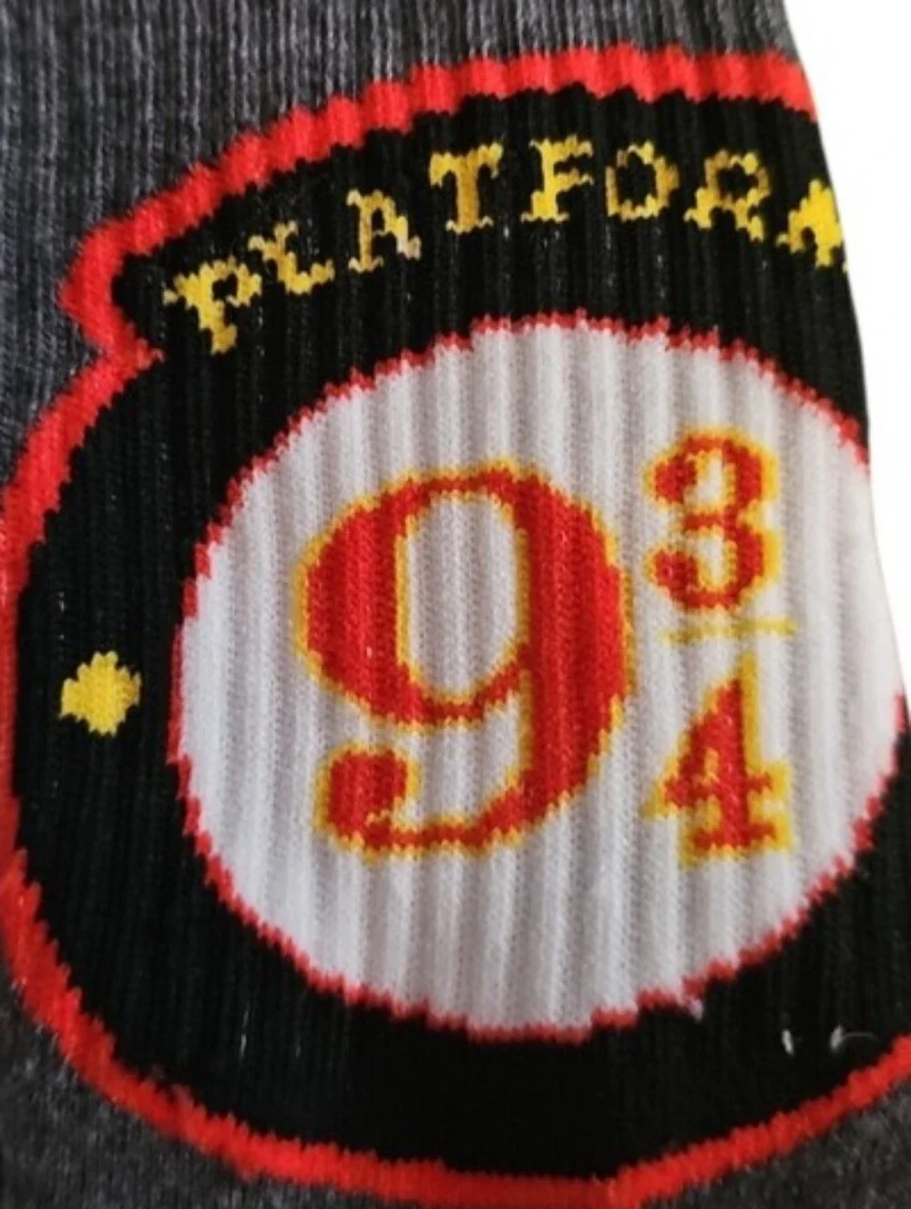 Harry Potter Platform 9 3/4 Crew Socks Women 9-11 NWT Hogwarts Thick Knit